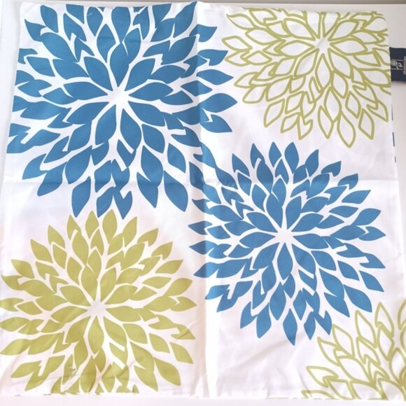 Phantoscope Decorative Pillow Covers | Set of 4 | 18"x18" | Blue & Green Leaf - Picture 5 of 8